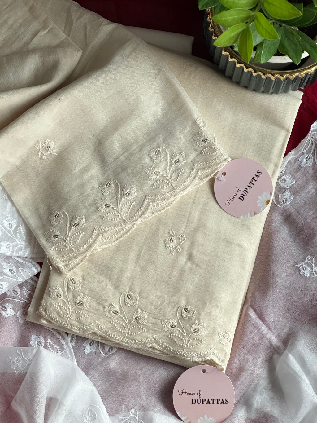 Dyeable Mul cotton - Rose Buds