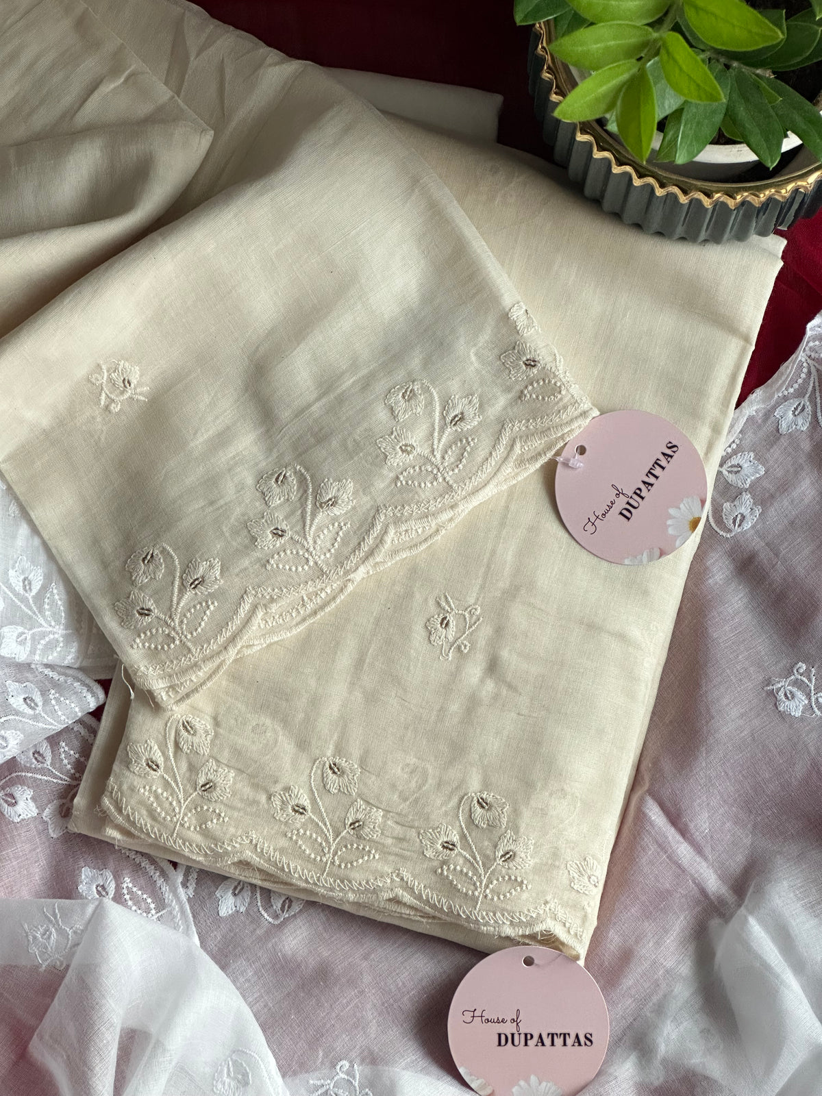 Dyeable Mul cotton - Rose Buds