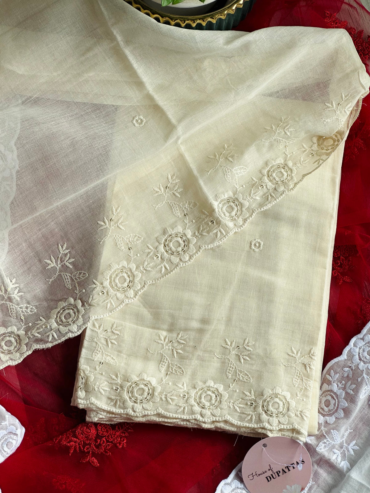 Dyeable Mul cotton - Rose Buds