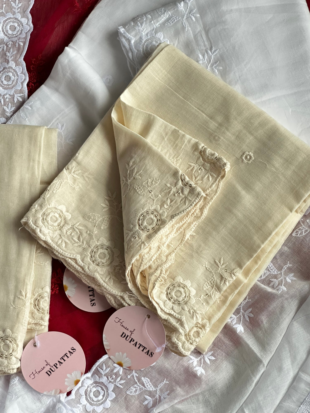 Dyeable Mul cotton - Rose Buds