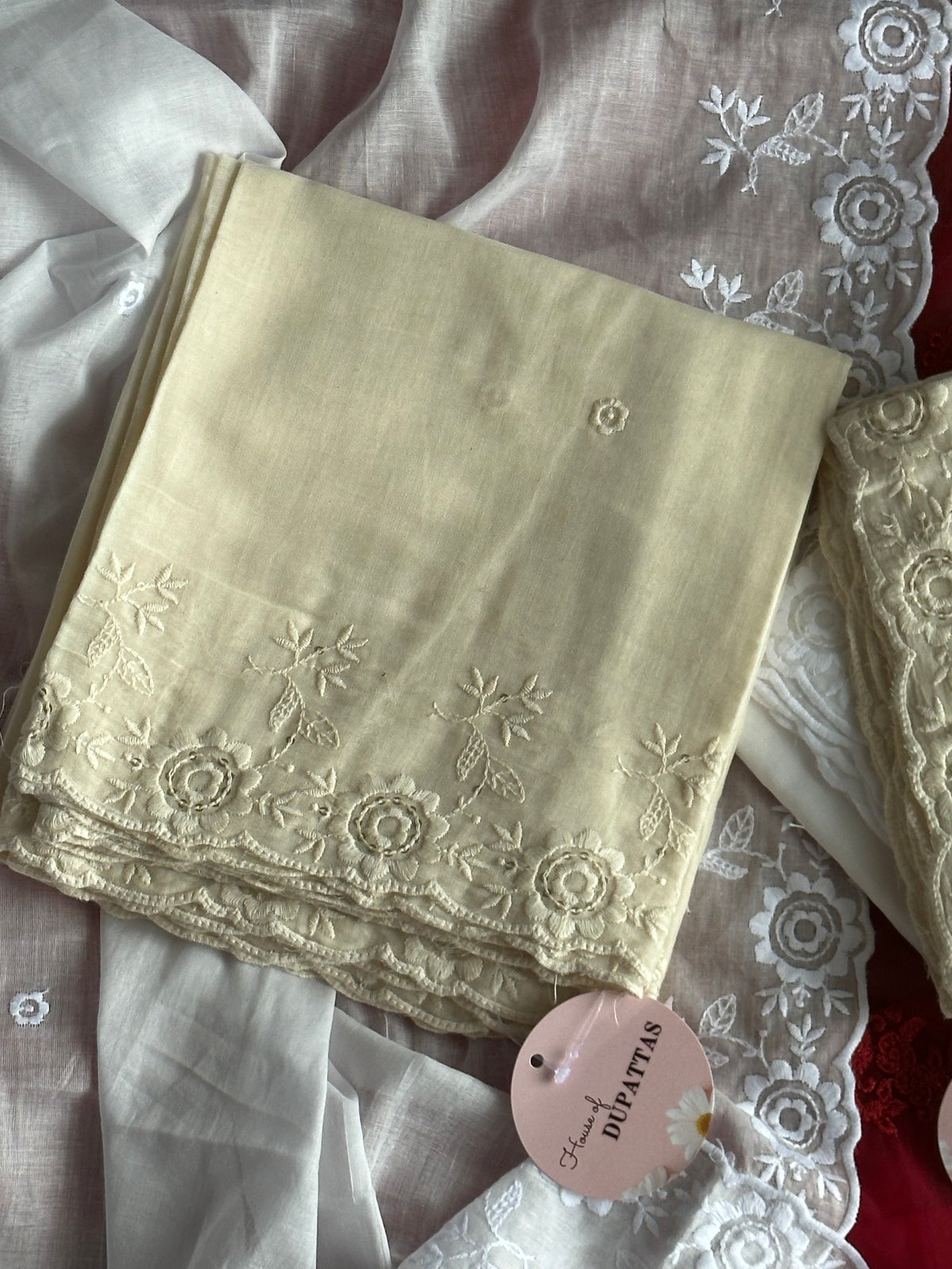Dyeable Mul cotton - Rose Buds