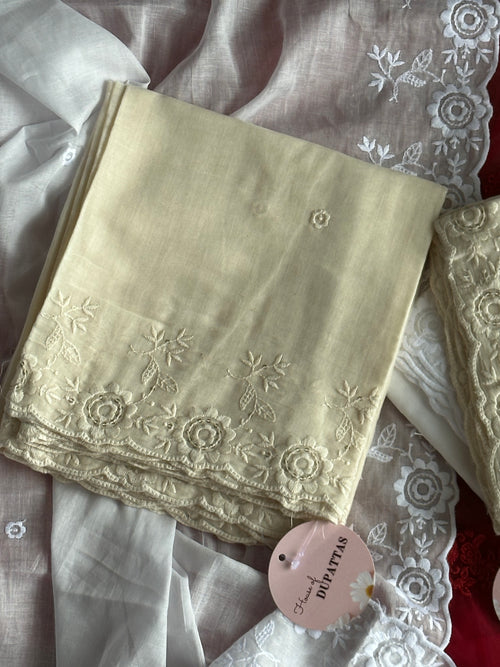 Dyeable Mul cotton - Rose Buds