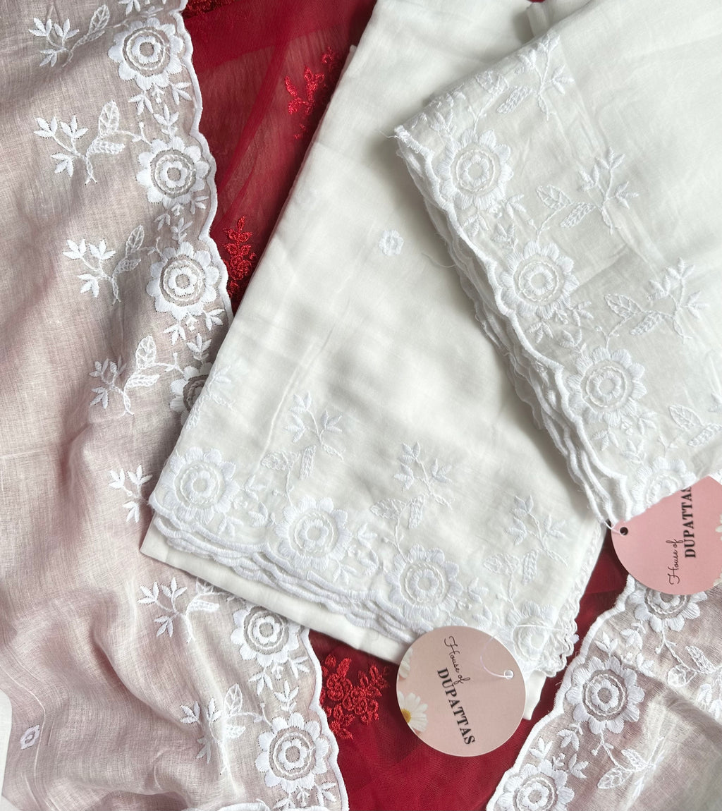 Dyeable Mul cotton - Rose Buds